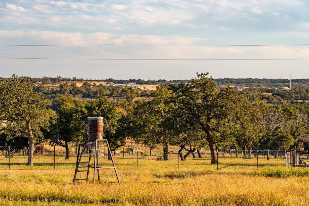 Rockin' R Ranch - 4 Cabins & Sleeps 10 Fredericksburg Exterior photo