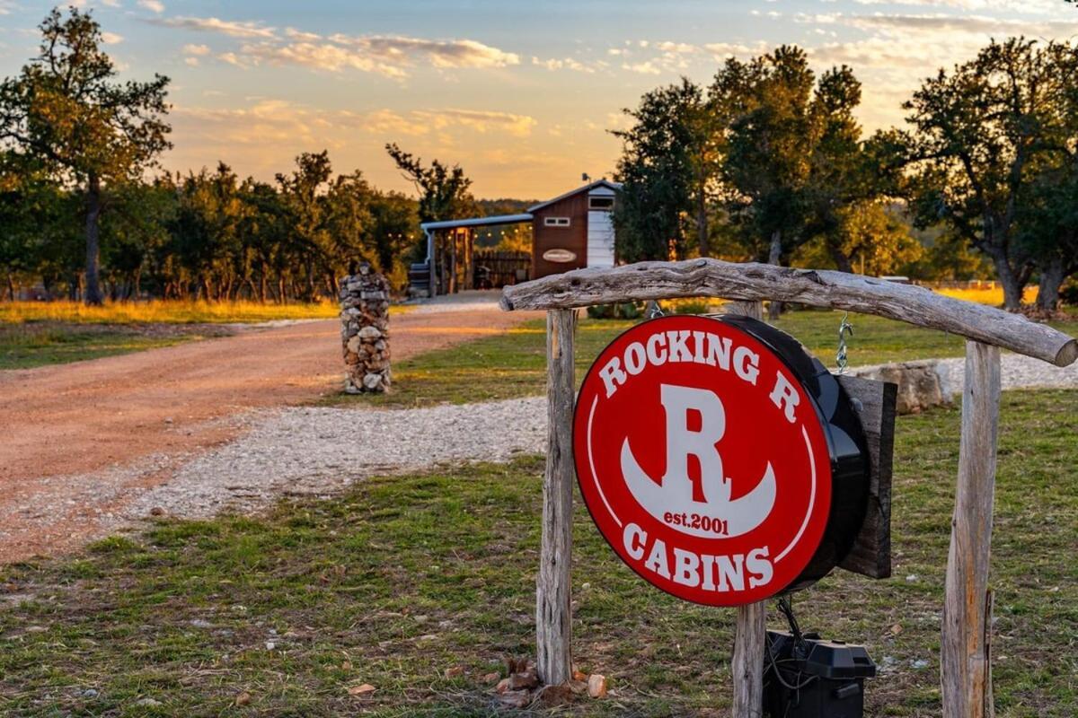 Rockin' R Ranch - 4 Cabins & Sleeps 10 Fredericksburg Exterior photo