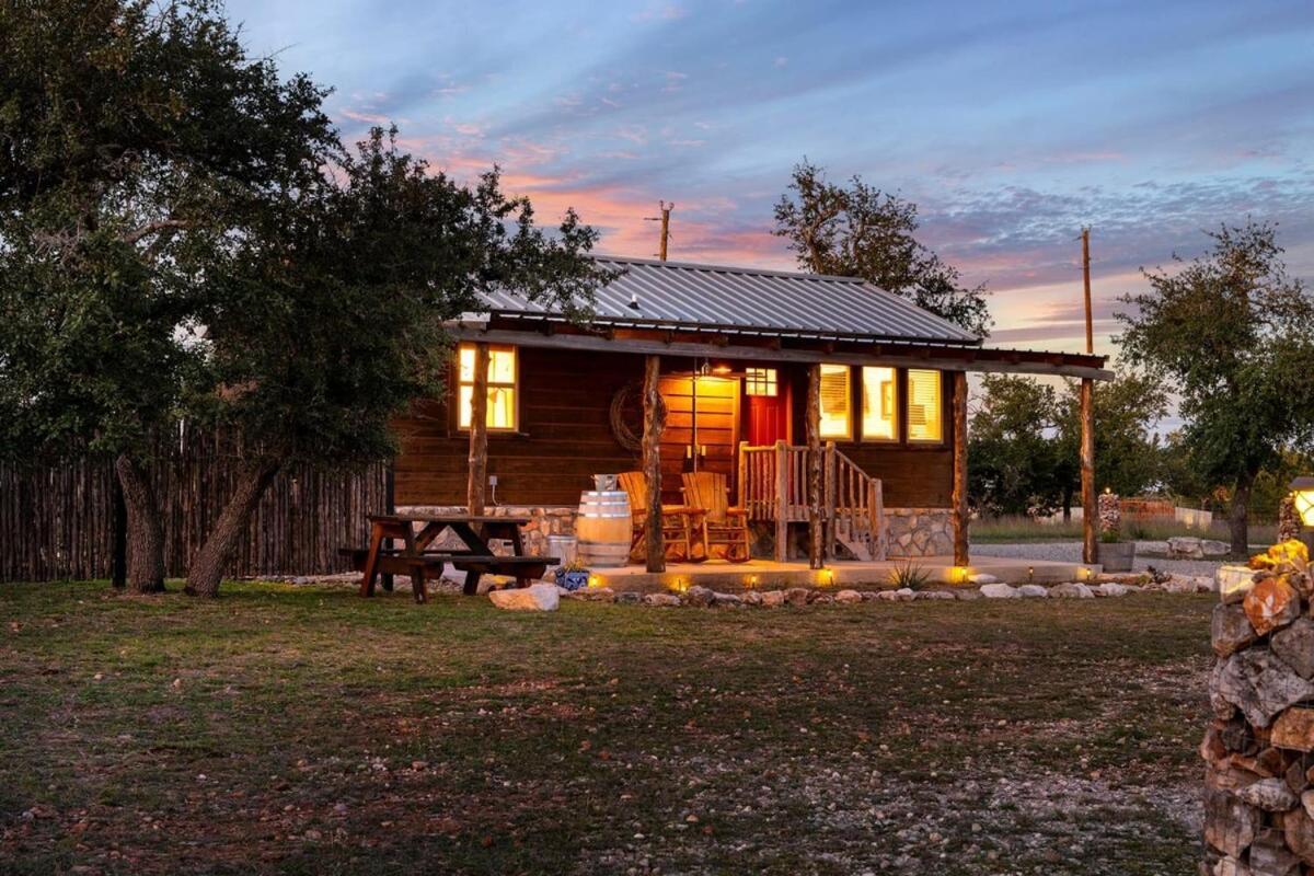 Rockin' R Ranch - 4 Cabins & Sleeps 10 Fredericksburg Exterior photo