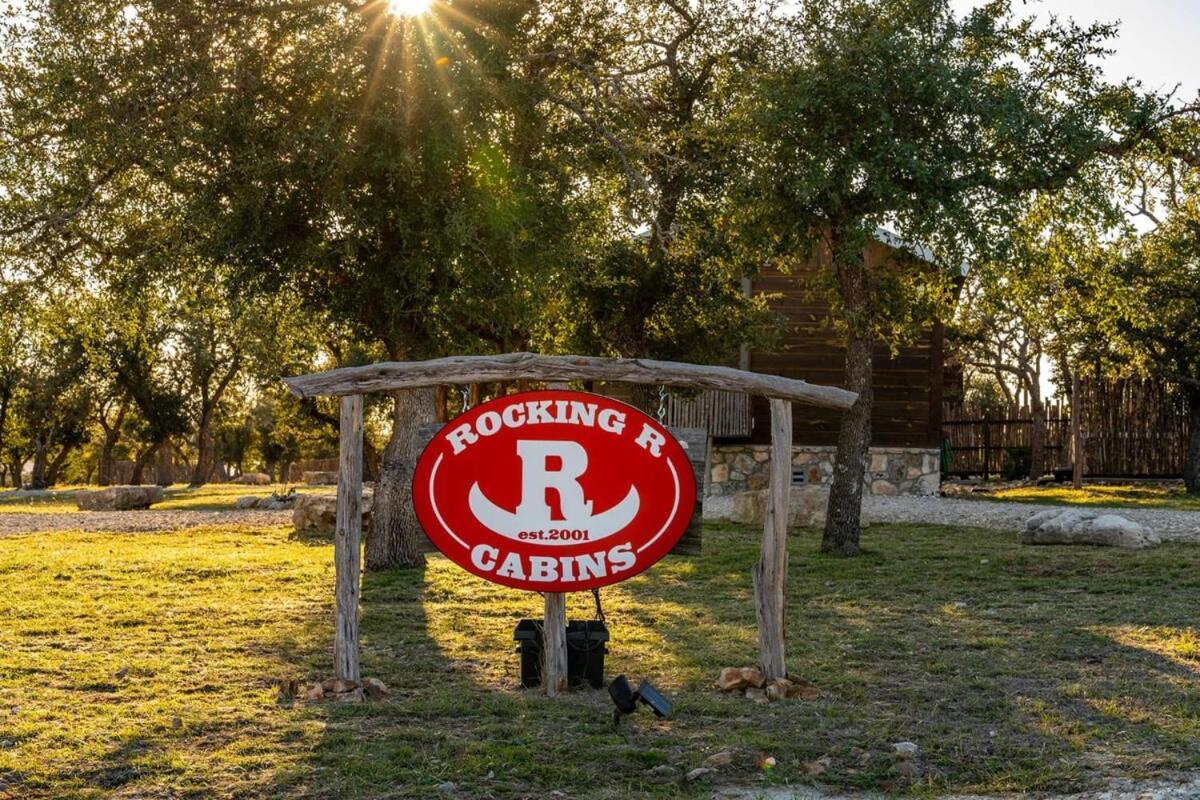 Rockin' R Ranch - 4 Cabins & Sleeps 10 Fredericksburg Exterior photo