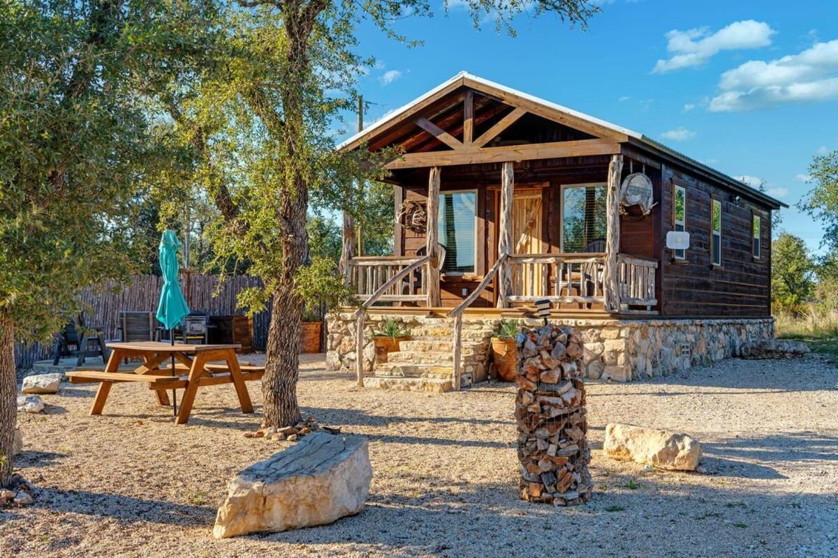 Rockin' R Ranch - 4 Cabins & Sleeps 10 Fredericksburg Exterior photo