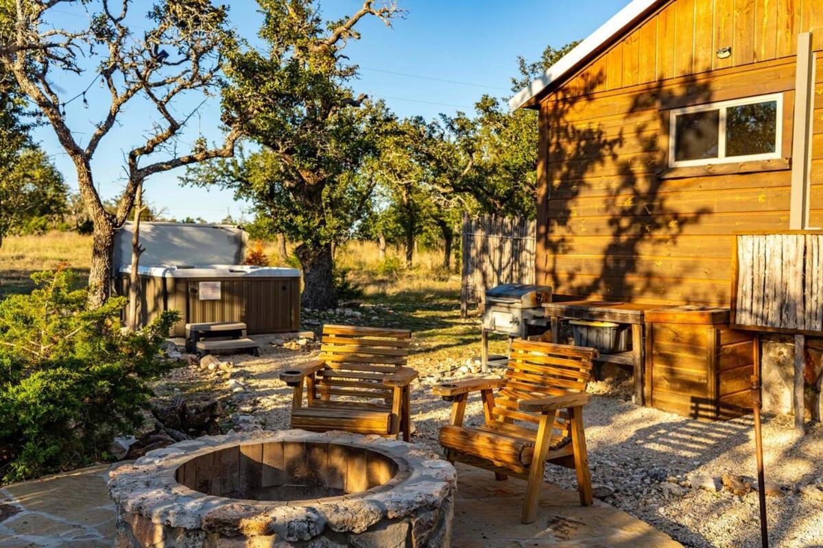 Rockin' R Ranch - 4 Cabins & Sleeps 10 Fredericksburg Exterior photo