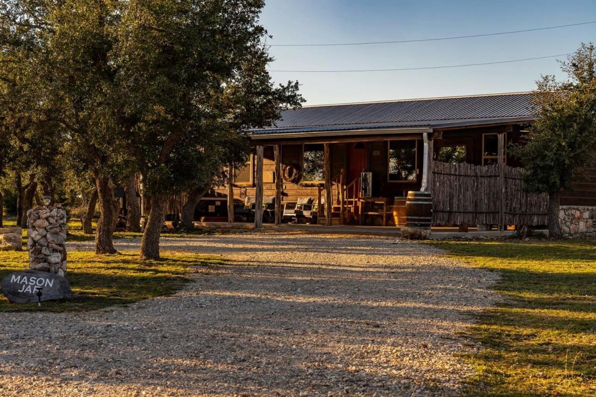 Rockin' R Ranch - 4 Cabins & Sleeps 10 Fredericksburg Exterior photo