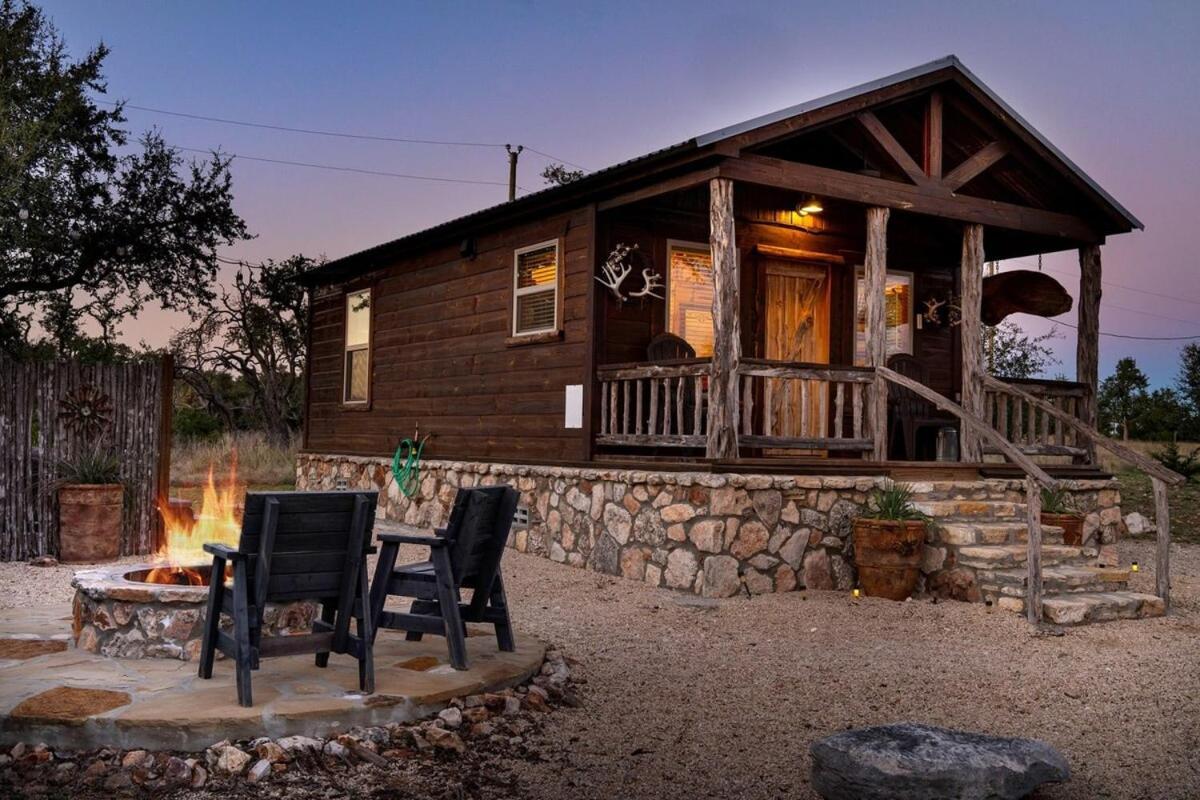 Rockin' R Ranch - 4 Cabins & Sleeps 10 Fredericksburg Exterior photo